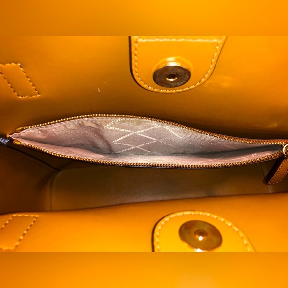 💥Moving to @the_bag_guy💥Michael Kors - Gemma Large Colorblock Tote - Picture 12 of 16